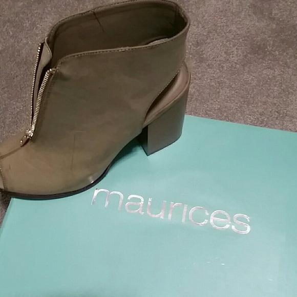 Shoes - Picture 6 of 6